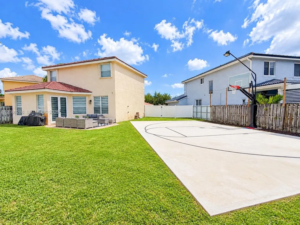 2075 SW 159th Ave Miramar, FL 33027
