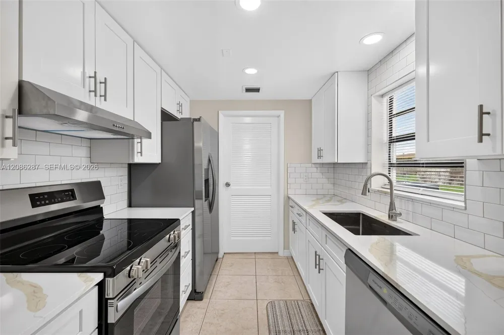 2831 NW 23rd St Fort Lauderdale, FL 33311