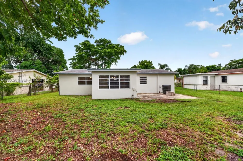 2831 NW 23rd St Fort Lauderdale, FL 33311