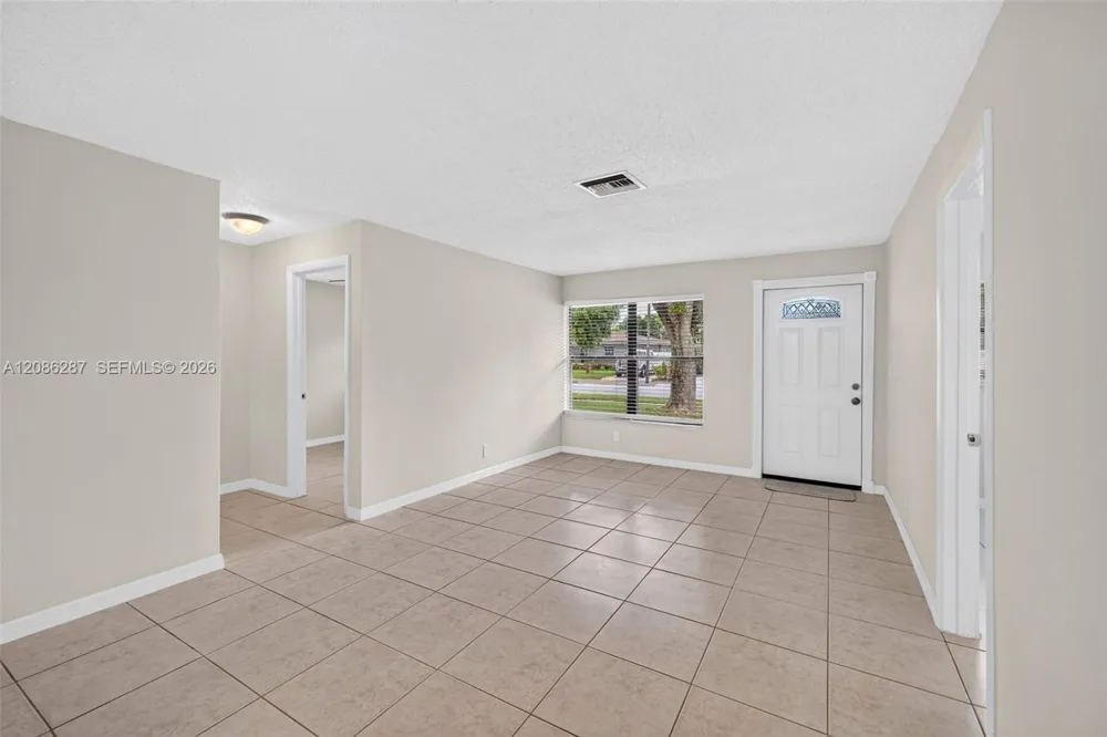 2831 NW 23rd St Fort Lauderdale, FL 33311