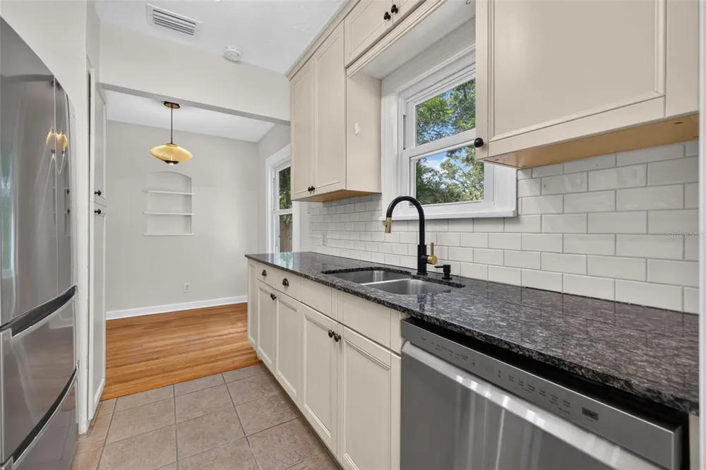 4645 IRIS ST N St Petersburg, FL 33714
