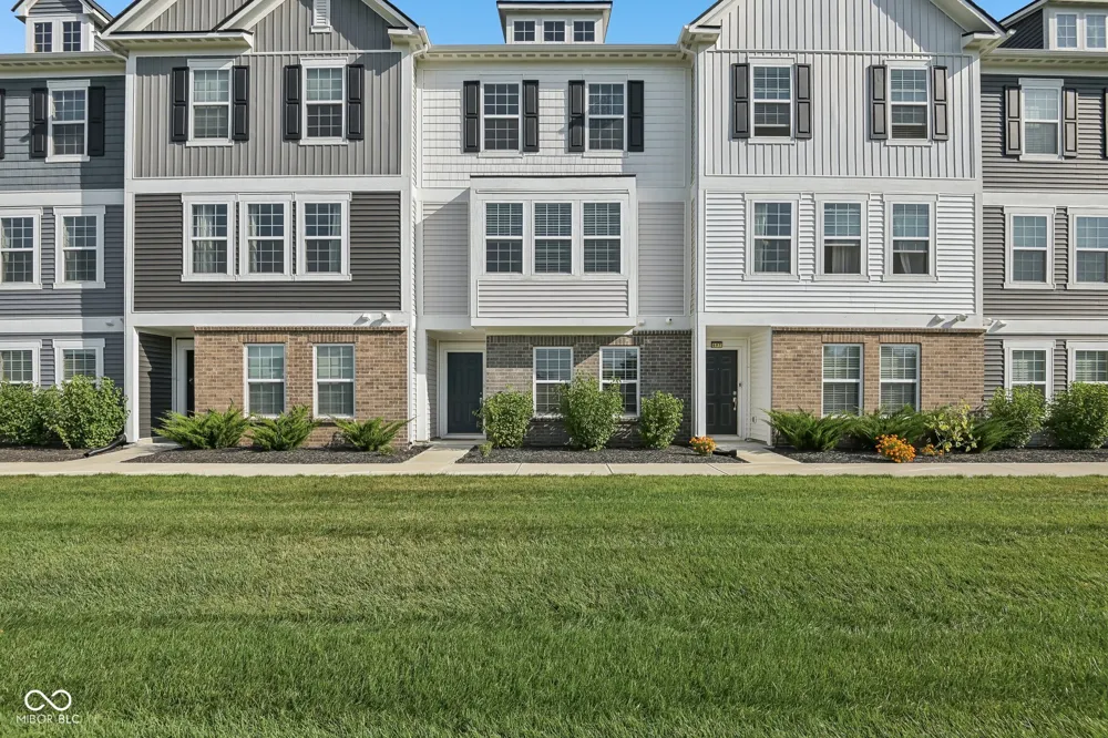 707 Axford Bay Drive Westfield, IN 46074