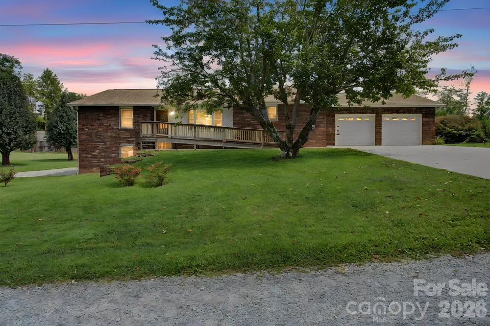 230 Blythewood Drive Hendersonville, NC 28792