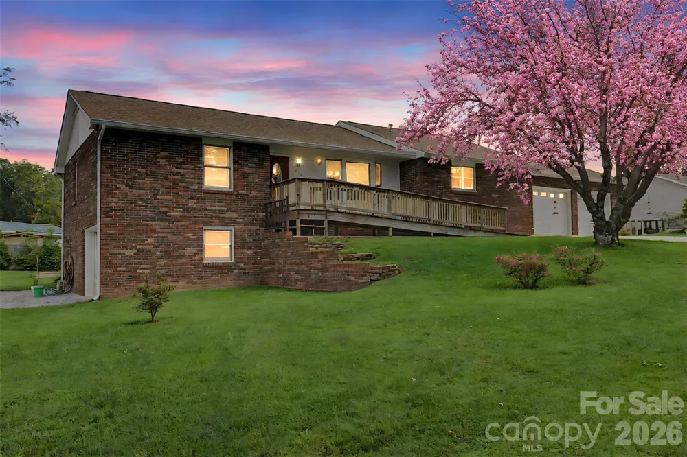 230 Blythewood Drive Hendersonville, NC 28792