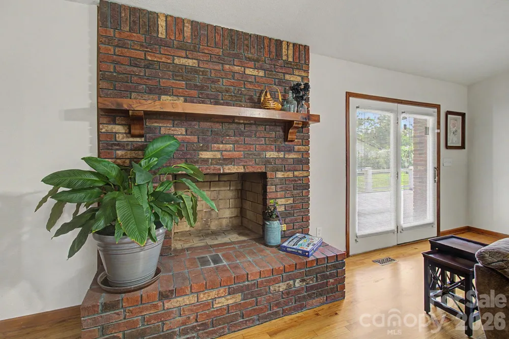 230 Blythewood Drive Hendersonville, NC 28792