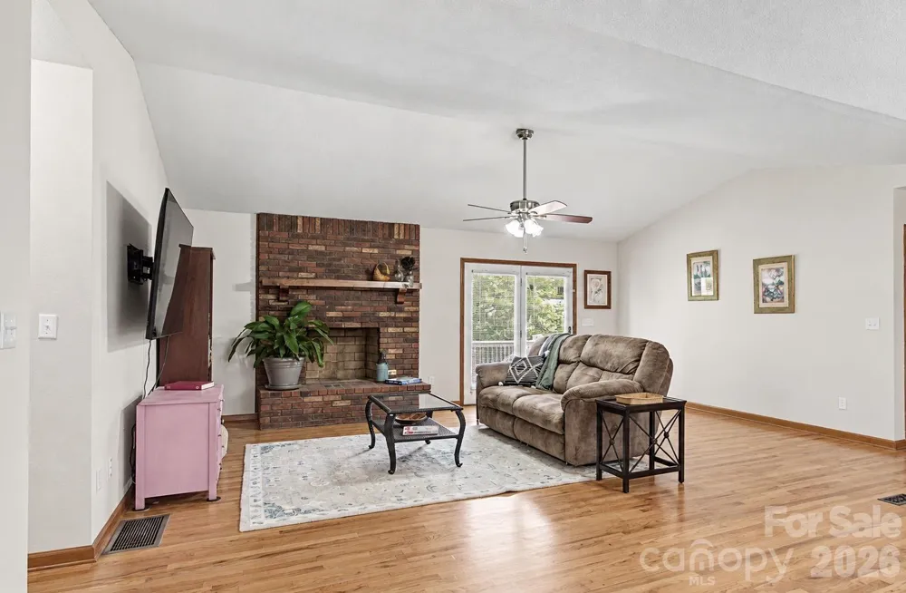 230 Blythewood Drive Hendersonville, NC 28792
