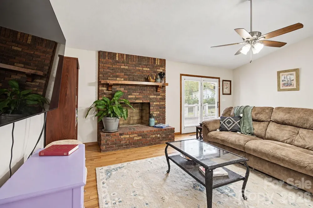 230 Blythewood Drive Hendersonville, NC 28792