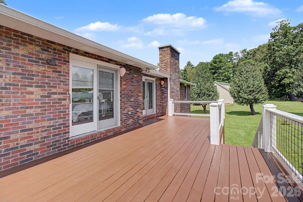 230 Blythewood Drive Hendersonville, NC 28792