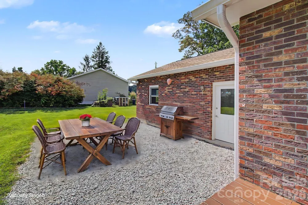 230 Blythewood Drive Hendersonville, NC 28792