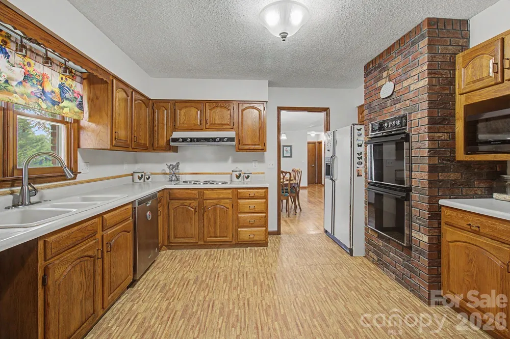 230 Blythewood Drive Hendersonville, NC 28792
