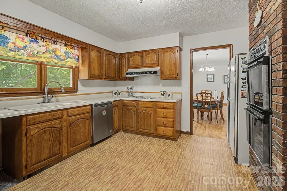 230 Blythewood Drive Hendersonville, NC 28792