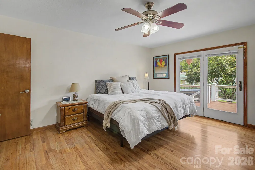 230 Blythewood Drive Hendersonville, NC 28792