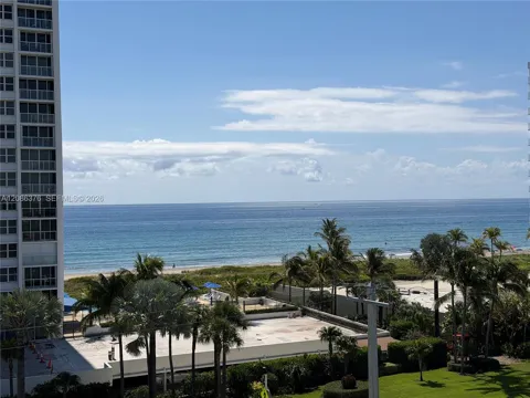 2851 S Ocean Boulevard #6 V