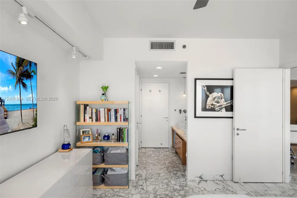 450 Alton Rd #2708 Miami Beach, FL 33139