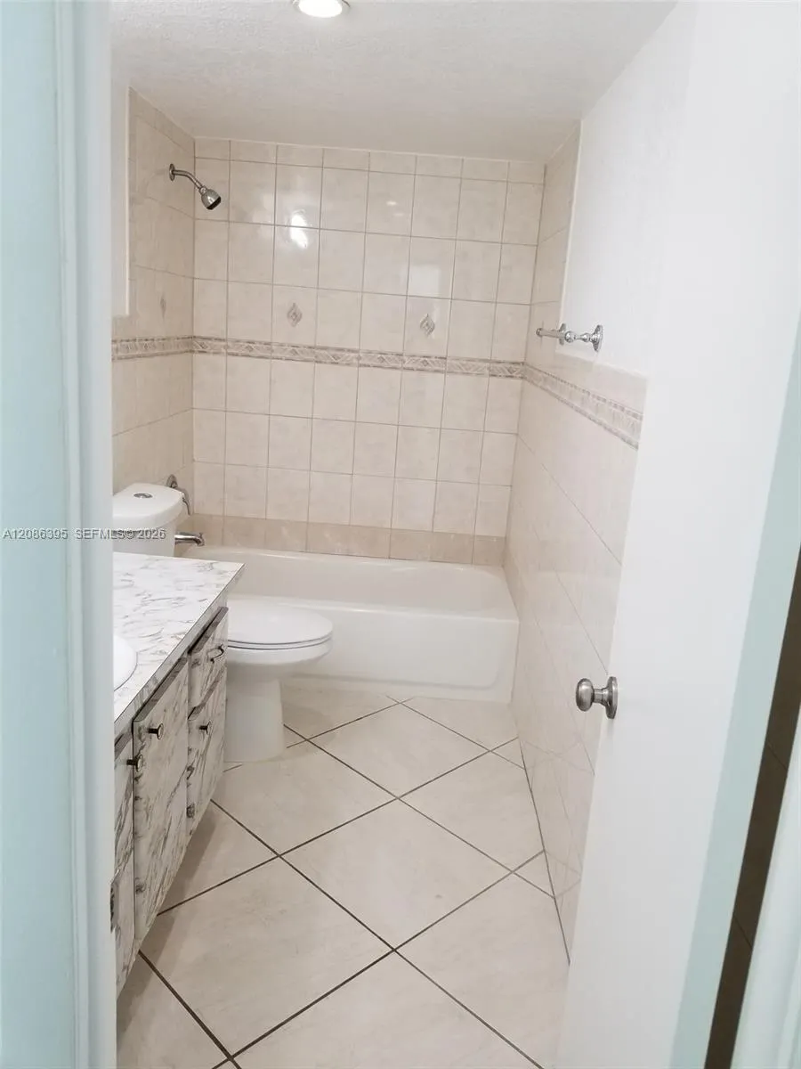 16740 NE 9th Ave #702 North Miami Beach, FL 33162
