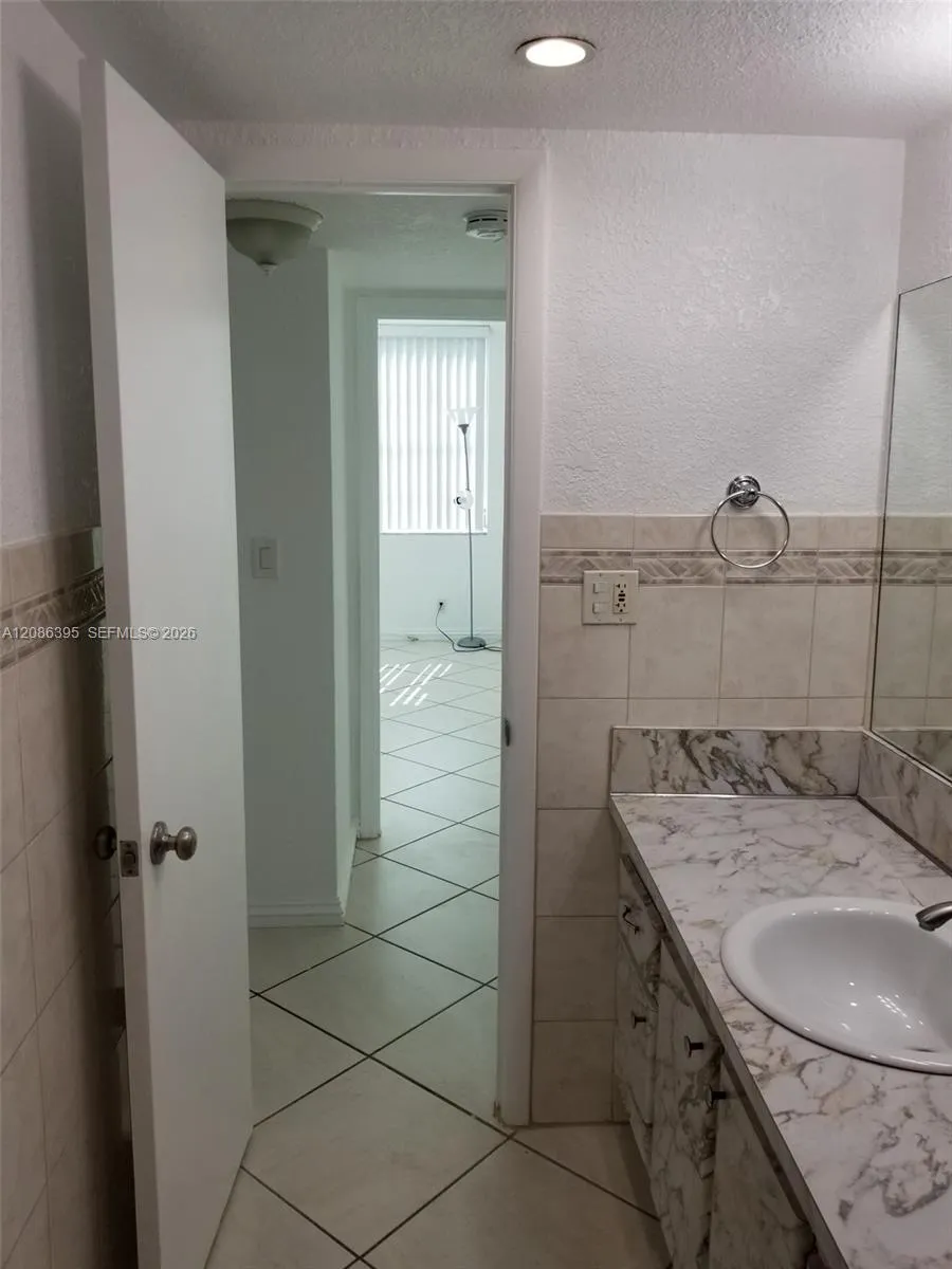 16740 NE 9th Ave #702 North Miami Beach, FL 33162