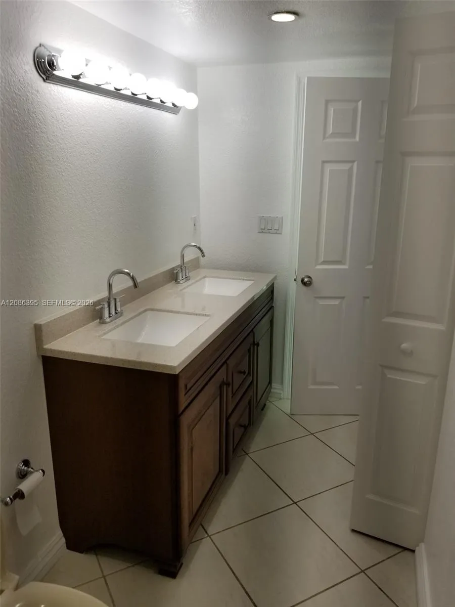 16740 NE 9th Ave #702 North Miami Beach, FL 33162