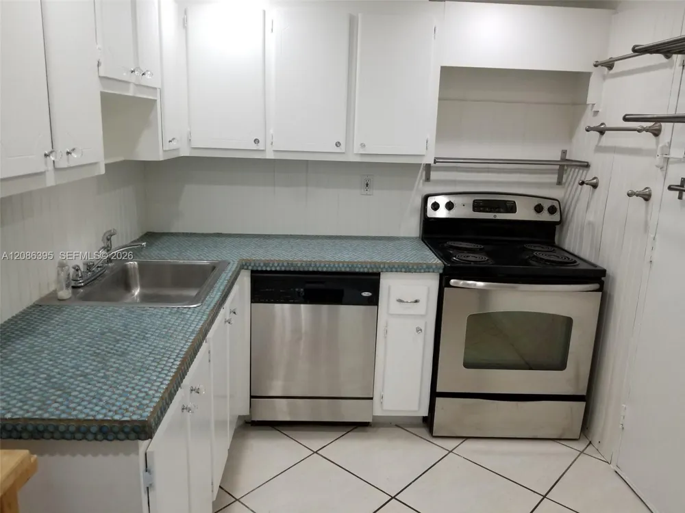 16740 NE 9th Ave #702 North Miami Beach, FL 33162