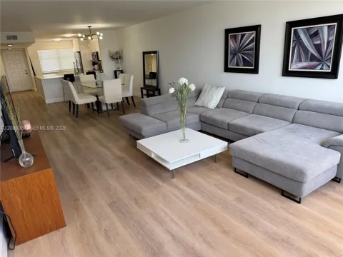 2560 NW 103rd Ave #402