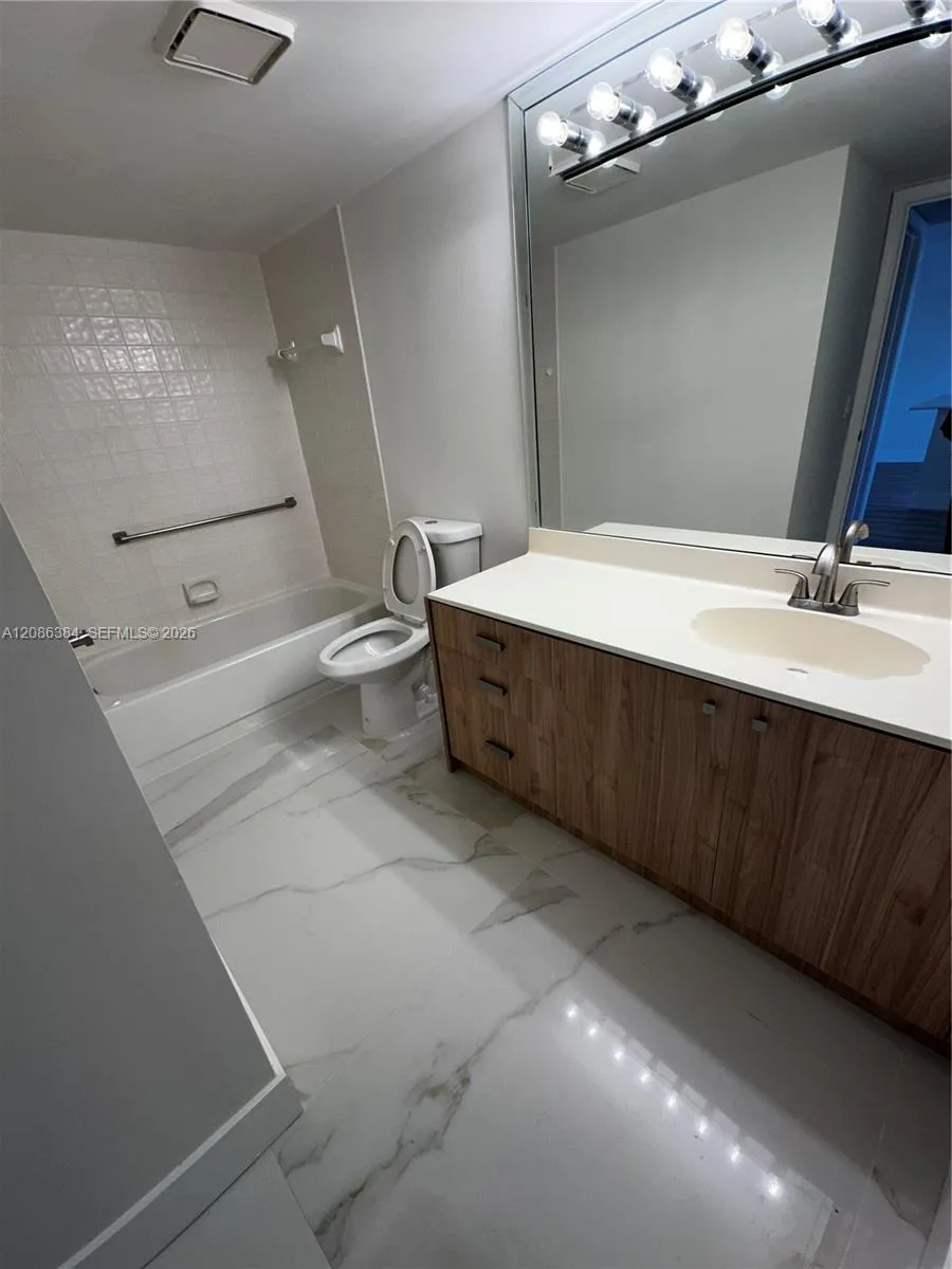 2560 NW 103rd Ave #402 Sunrise, FL 33322