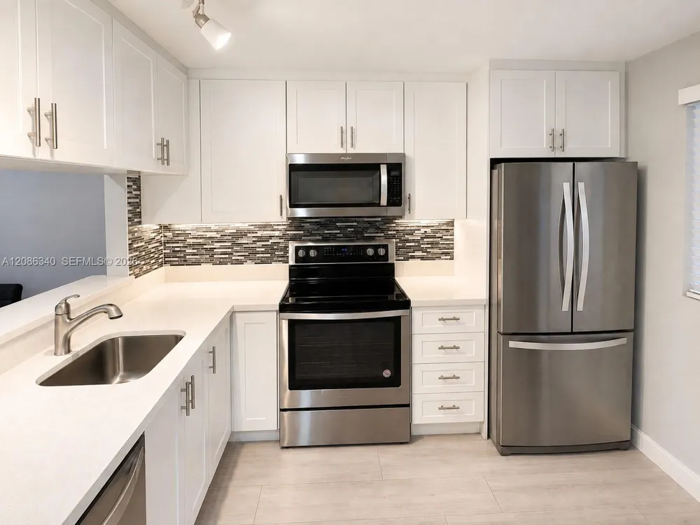 15705 W Waterside Cir #103 Sunrise, FL 33326