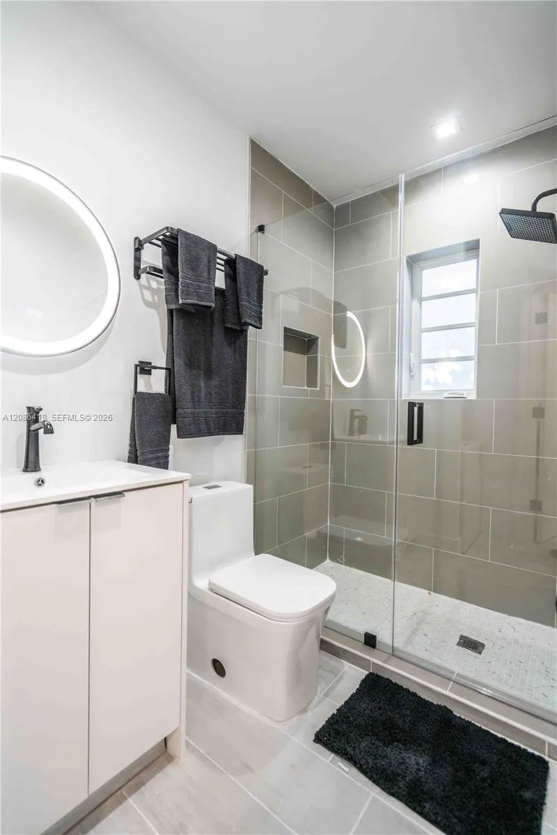 960 Jefferson Ave #205 Miami Beach, FL 33139