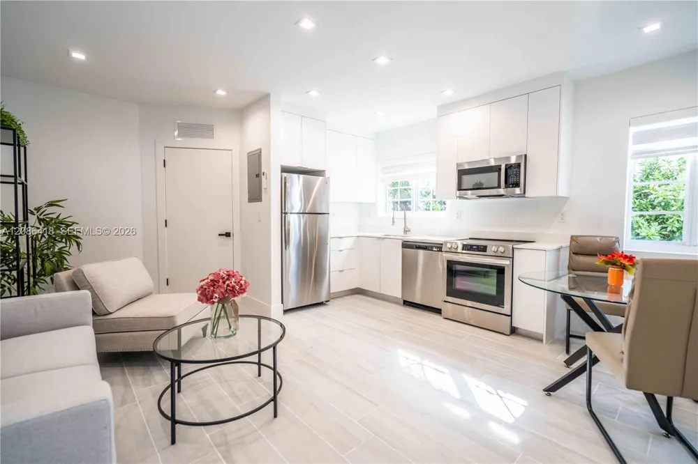 960 Jefferson Ave #205 Miami Beach, FL 33139