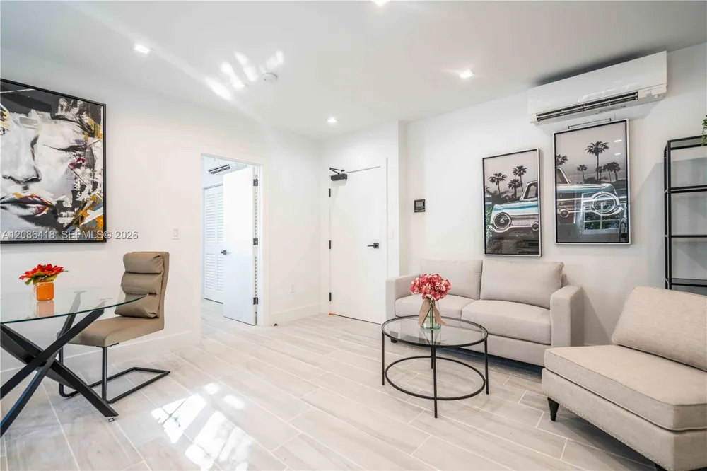 960 Jefferson Ave #205 Miami Beach, FL 33139