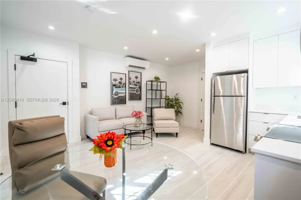 960 Jefferson Ave #205 Miami Beach, FL 33139
