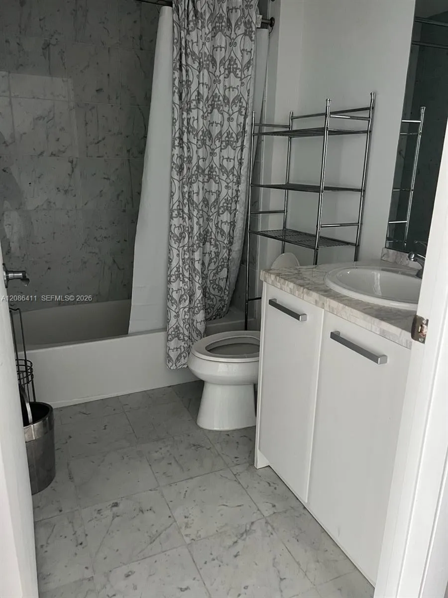 253 NE 2nd St #2702 Miami, FL 33132