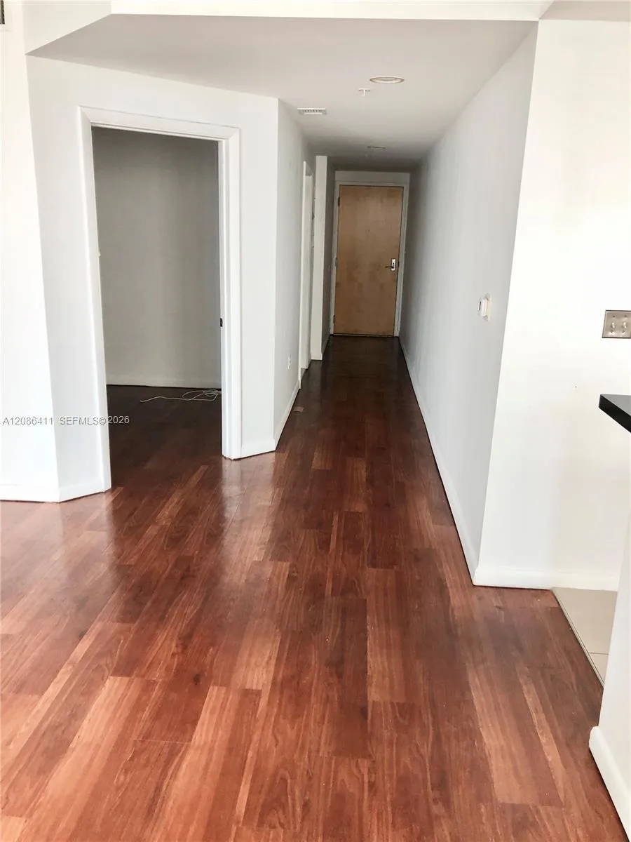 253 NE 2nd St #2702 Miami, FL 33132
