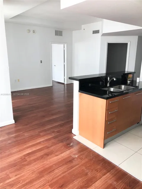 253 NE 2nd St #2702