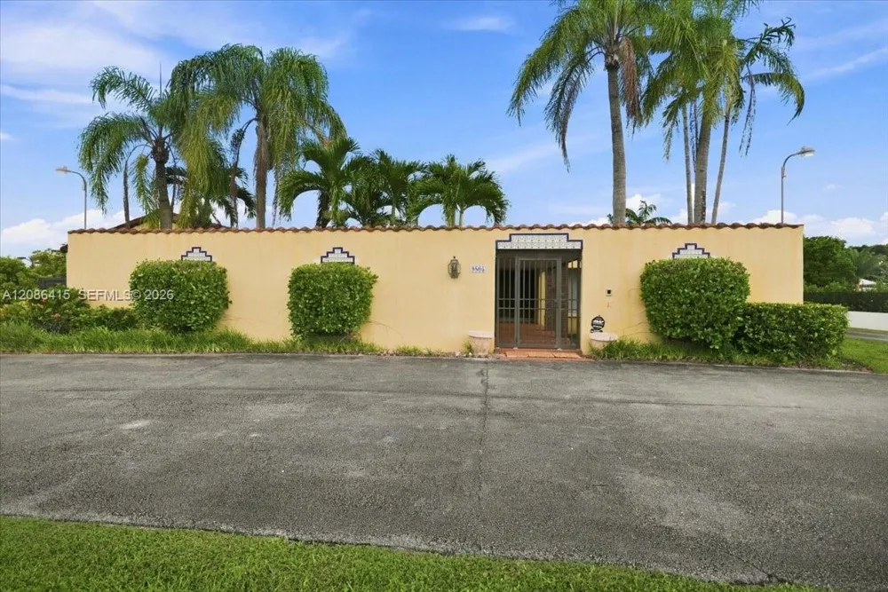9805 SW 64th St Miami, FL 33173