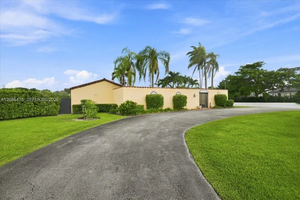 9805 SW 64th St Miami, FL 33173