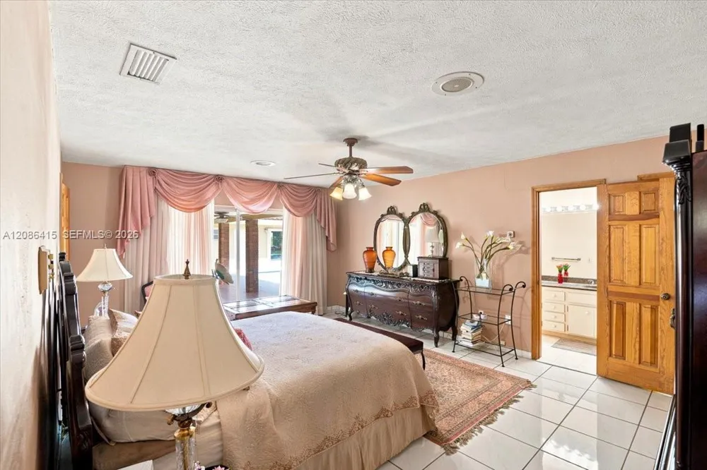 9805 SW 64th St Miami, FL 33173