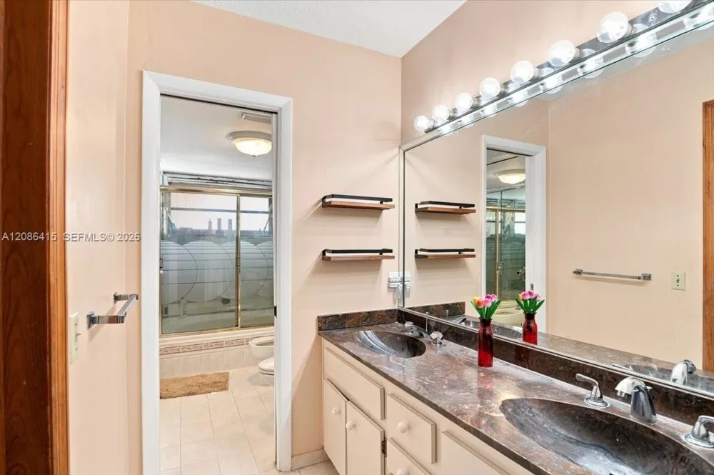 9805 SW 64th St Miami, FL 33173