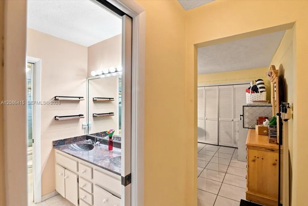 9805 SW 64th St Miami, FL 33173