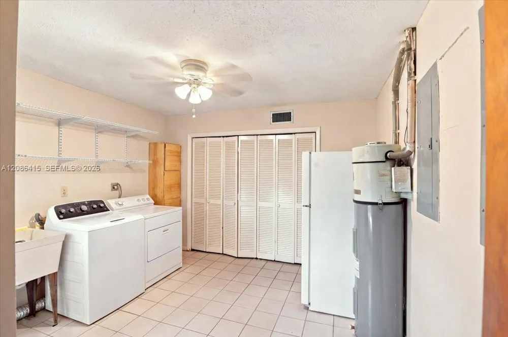 9805 SW 64th St Miami, FL 33173
