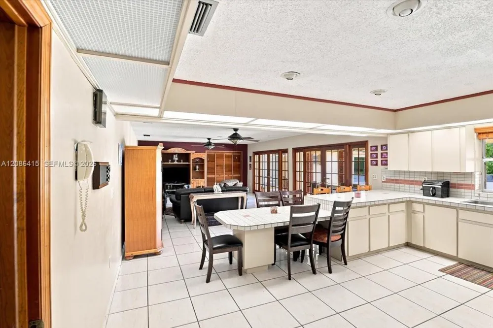 9805 SW 64th St Miami, FL 33173