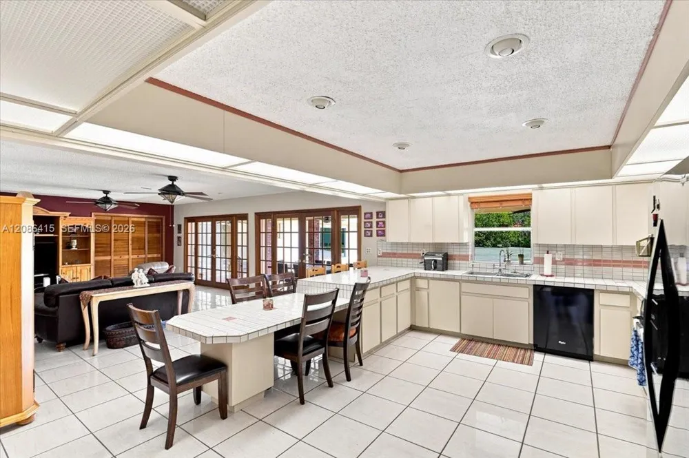9805 SW 64th St Miami, FL 33173