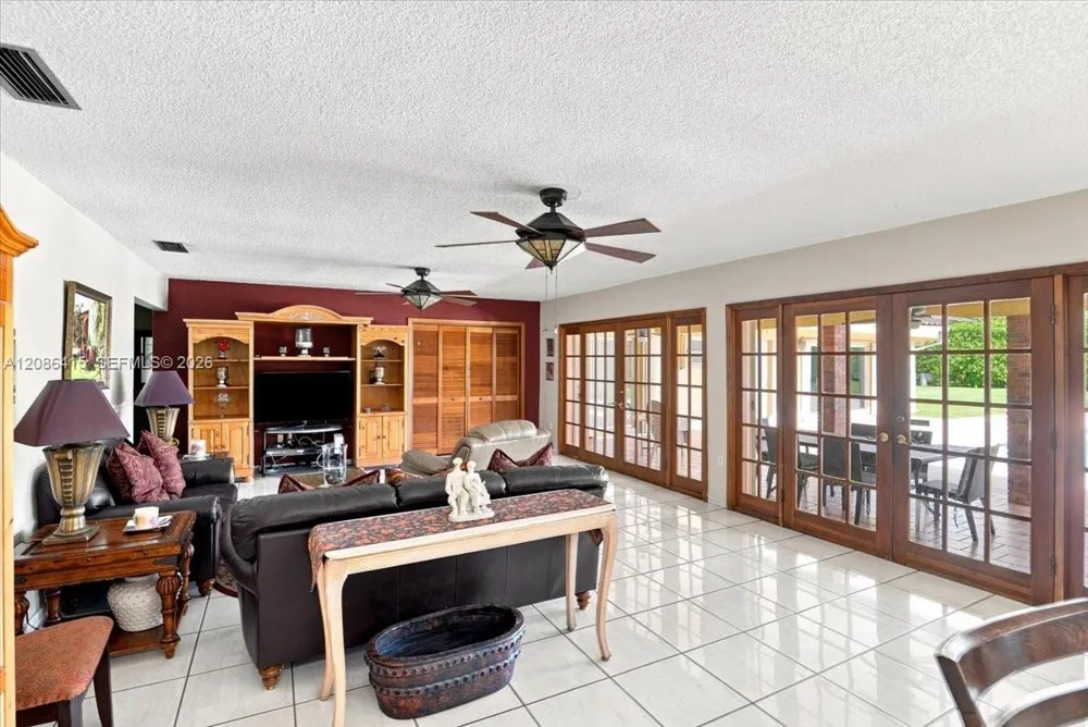 9805 SW 64th St Miami, FL 33173
