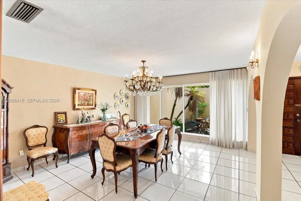 9805 SW 64th St Miami, FL 33173