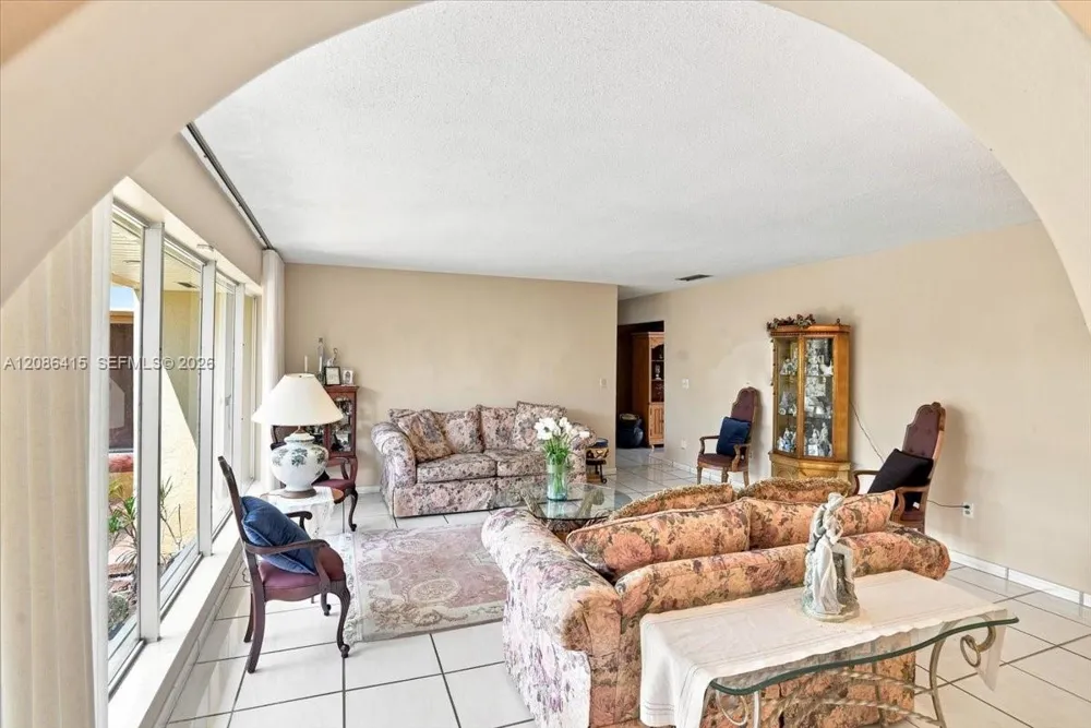 9805 SW 64th St Miami, FL 33173