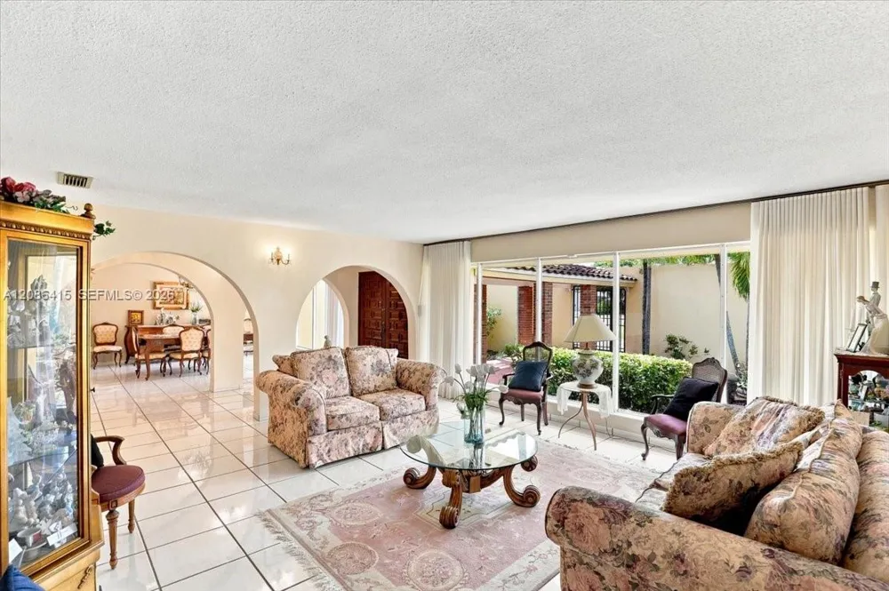9805 SW 64th St Miami, FL 33173