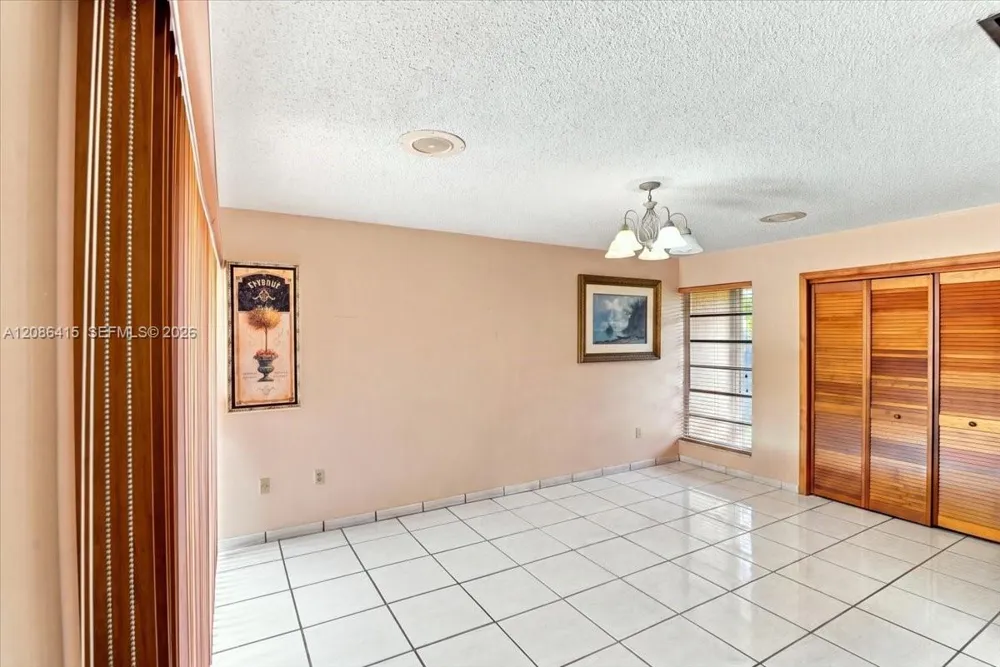9805 SW 64th St Miami, FL 33173