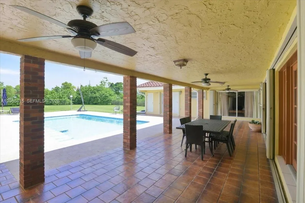 9805 SW 64th St Miami, FL 33173