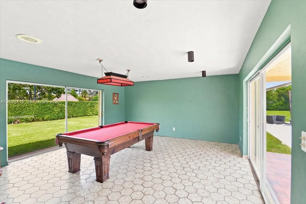 9805 SW 64th St Miami, FL 33173