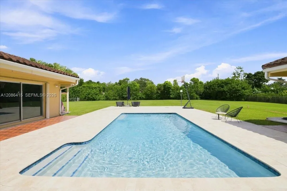 9805 SW 64th St Miami, FL 33173