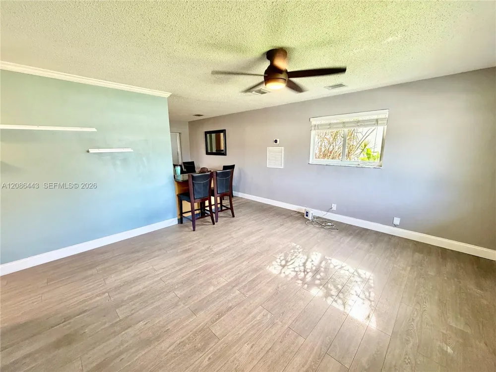 2702 NW 53rd St #1 Tamarac, FL 33309