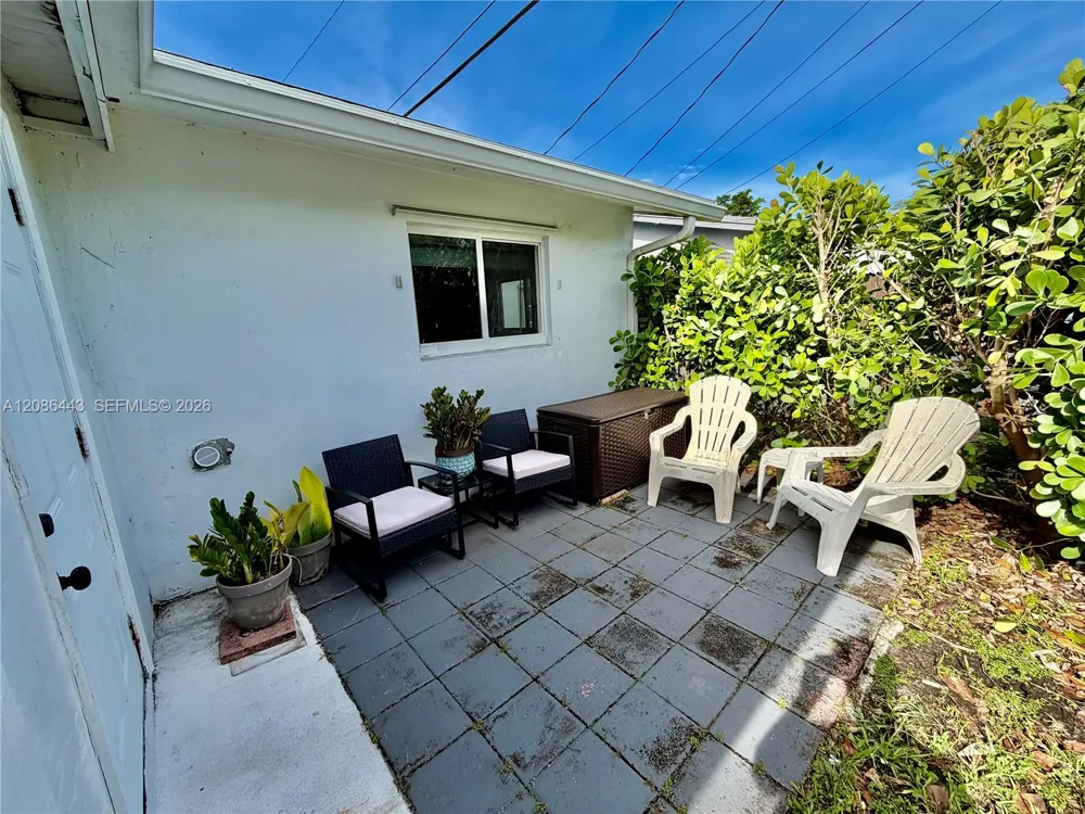 2702 NW 53rd St #1 Tamarac, FL 33309